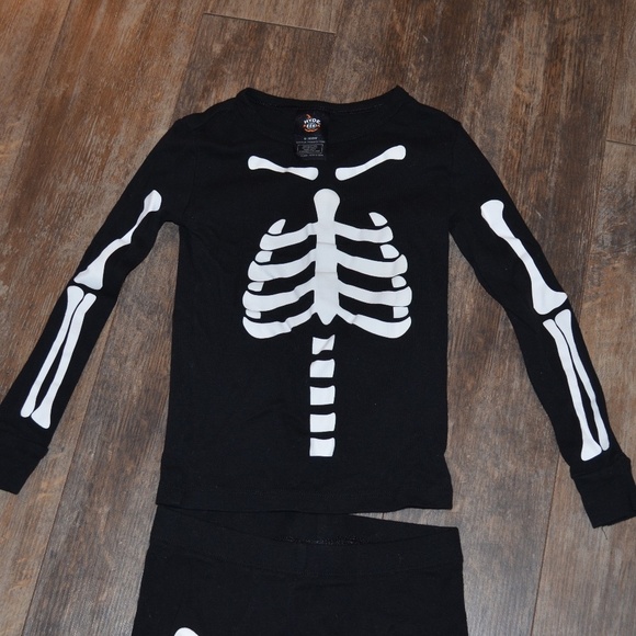 Halloween Pajama's - Skeleton - Picture 2 of 5